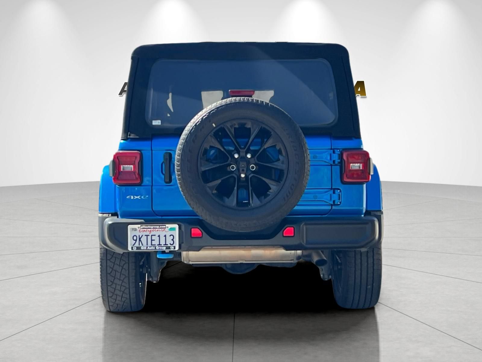Used 2024 Jeep Wrangler Unlimited Sahara w/ Technology Group AWD/4WD image 4