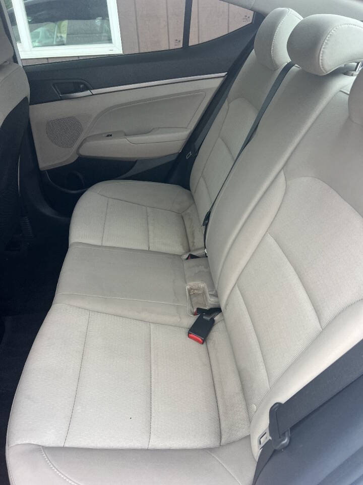 Used 2017 Hyundai Elantra Value Edition FWD image 8