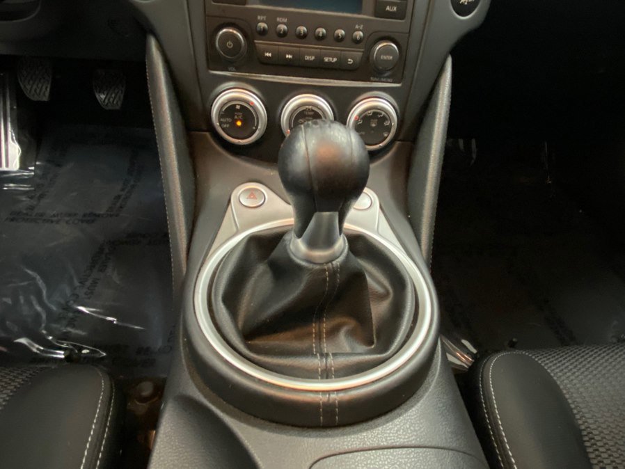 Used 2020 Nissan 370Z Coupe RWD image 29
