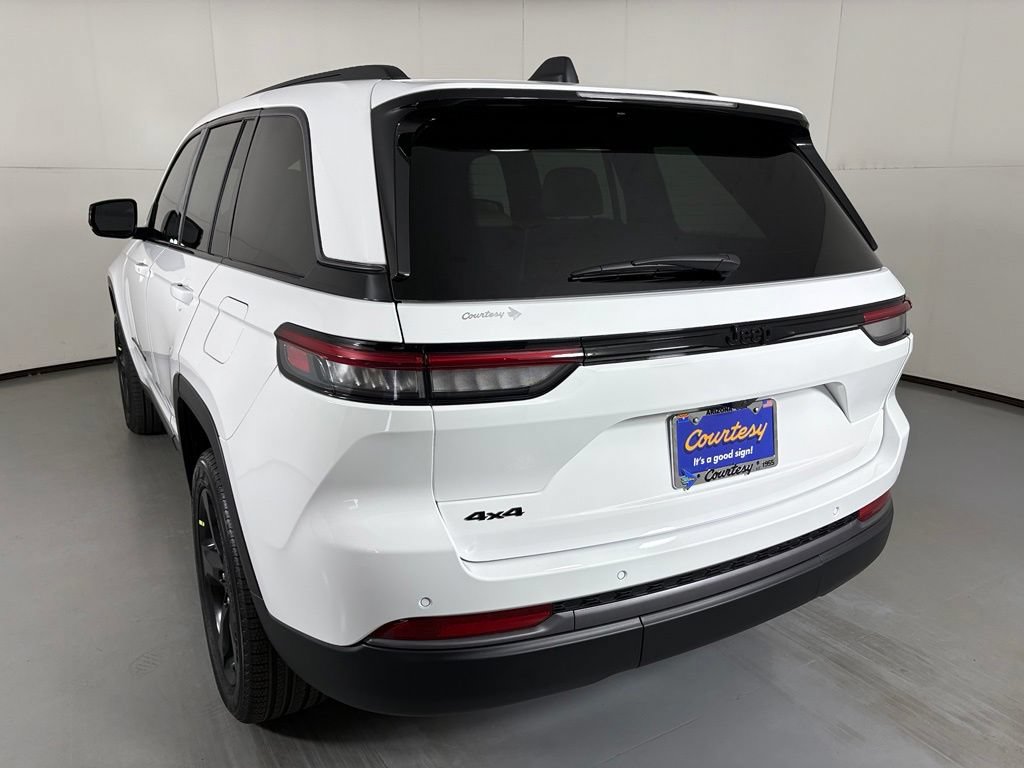 New 2026 Jeep Grand Cherokee Limited w/ Limited Altitude Package AWD/4WD image 6