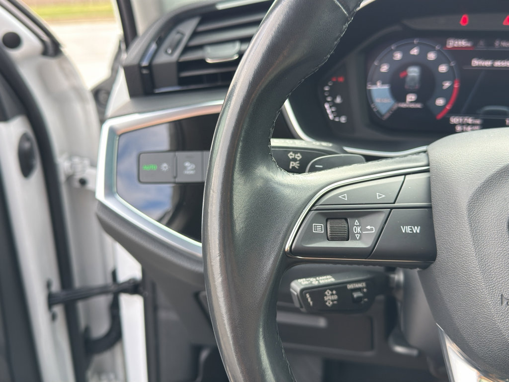 Used 2024 Audi Q3 2.0T Premium image 32