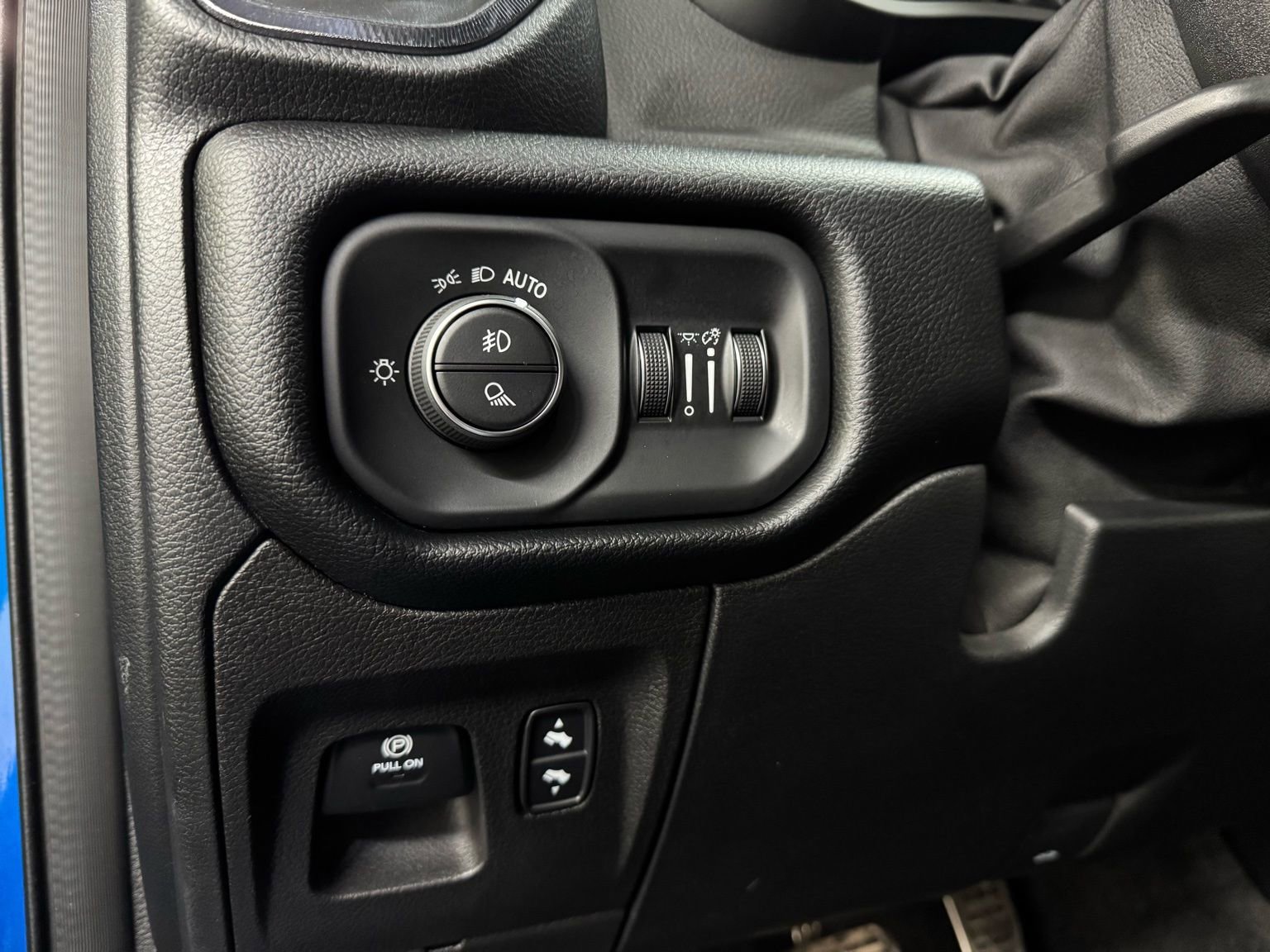 Used 2022 RAM 1500 Laramie w/ G/T Package image 28