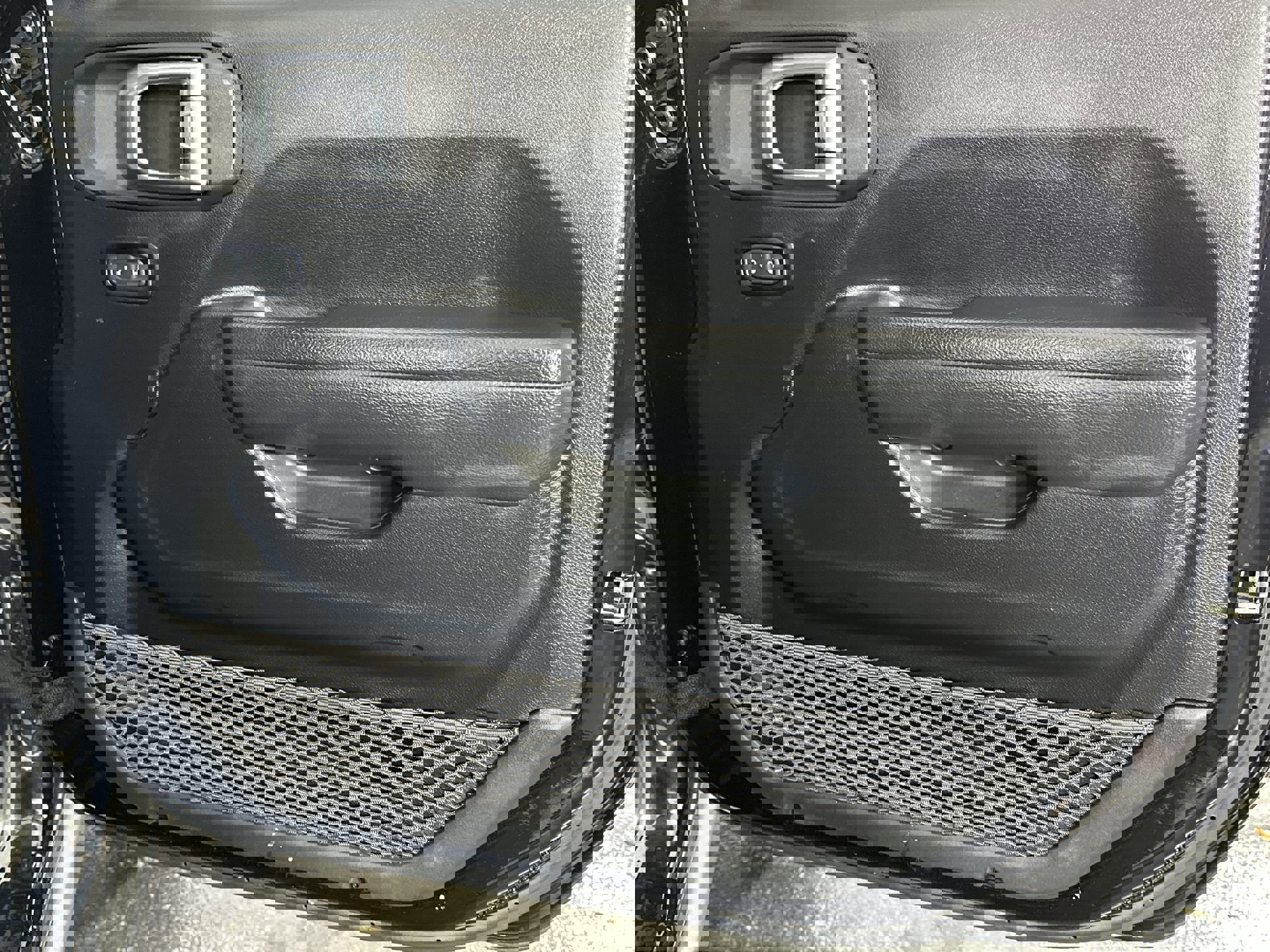 Used 2023 Jeep Wrangler Unlimited w/ Cold Weather Group image 35