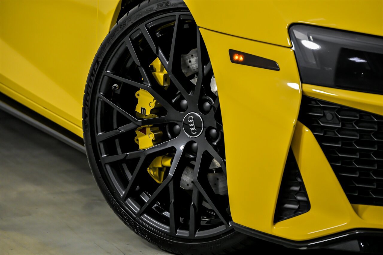 Used 2020 Audi R8 V10 w/ Carbon Exterior Package image 4
