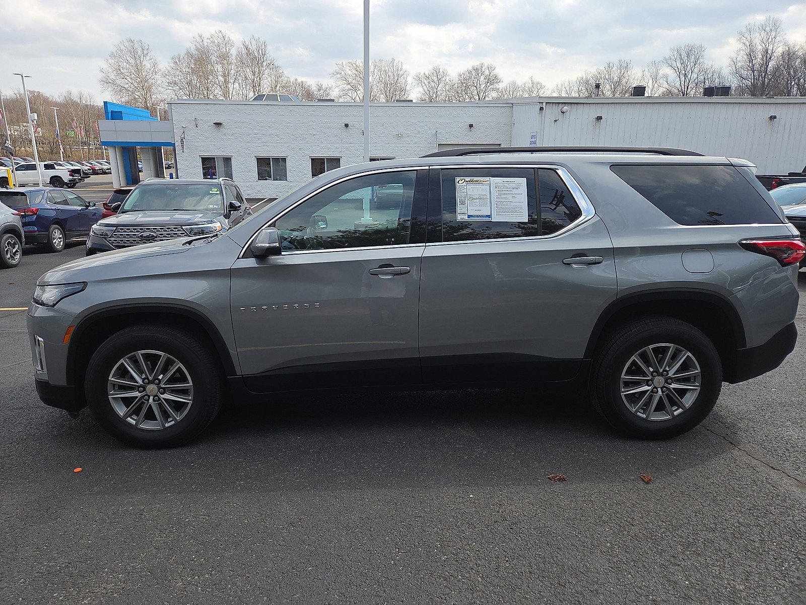 Used 2023 Chevrolet Traverse LT AWD/4WD image 6