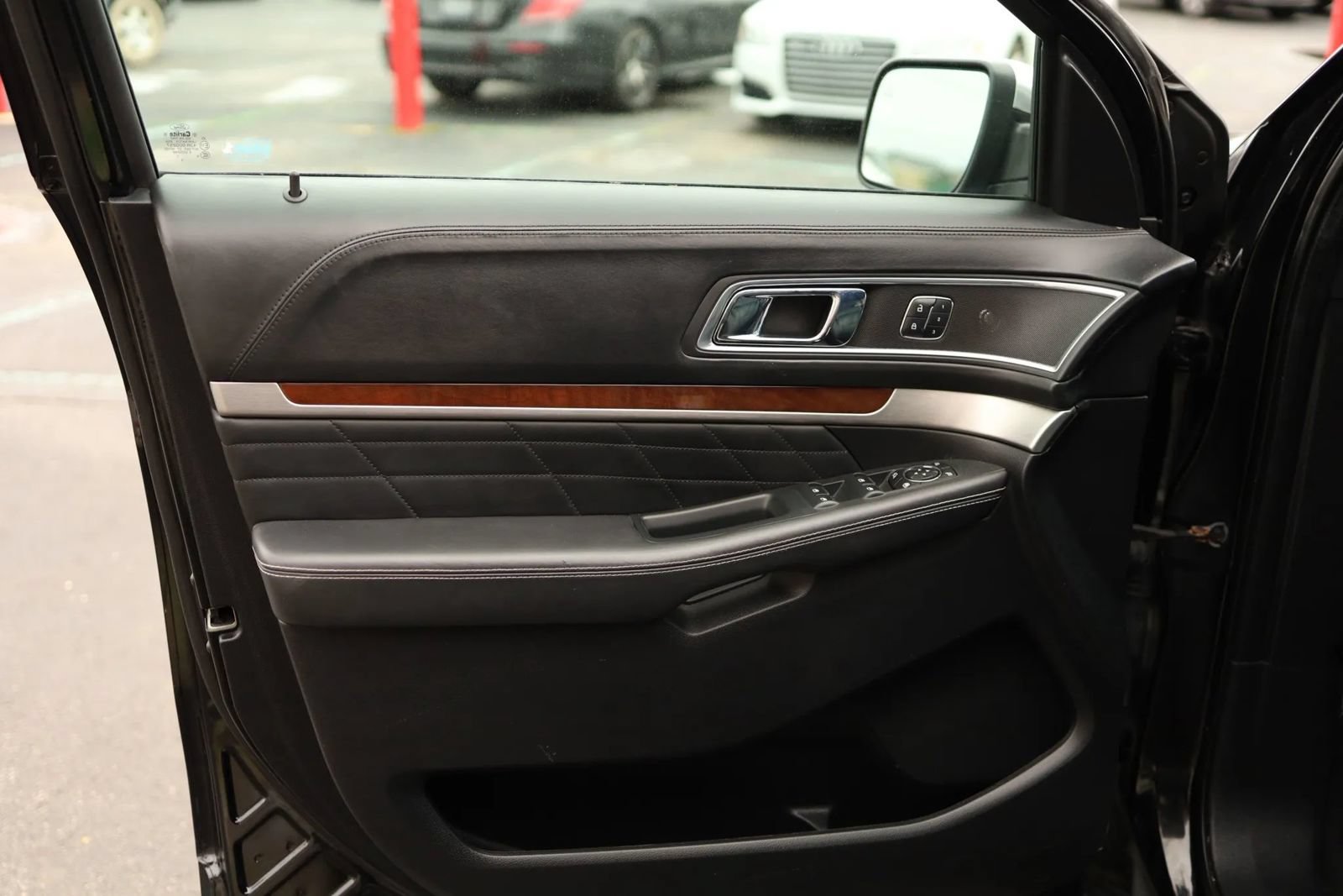 Used 2016 Ford Explorer Platinum AWD/4WD image 9