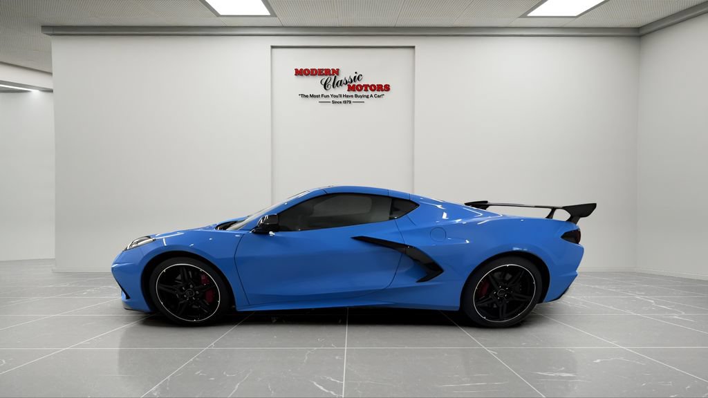 Used 2022 Chevrolet Corvette Stingray Premium Cpe w/ Z51 Performance Package RWD image 4