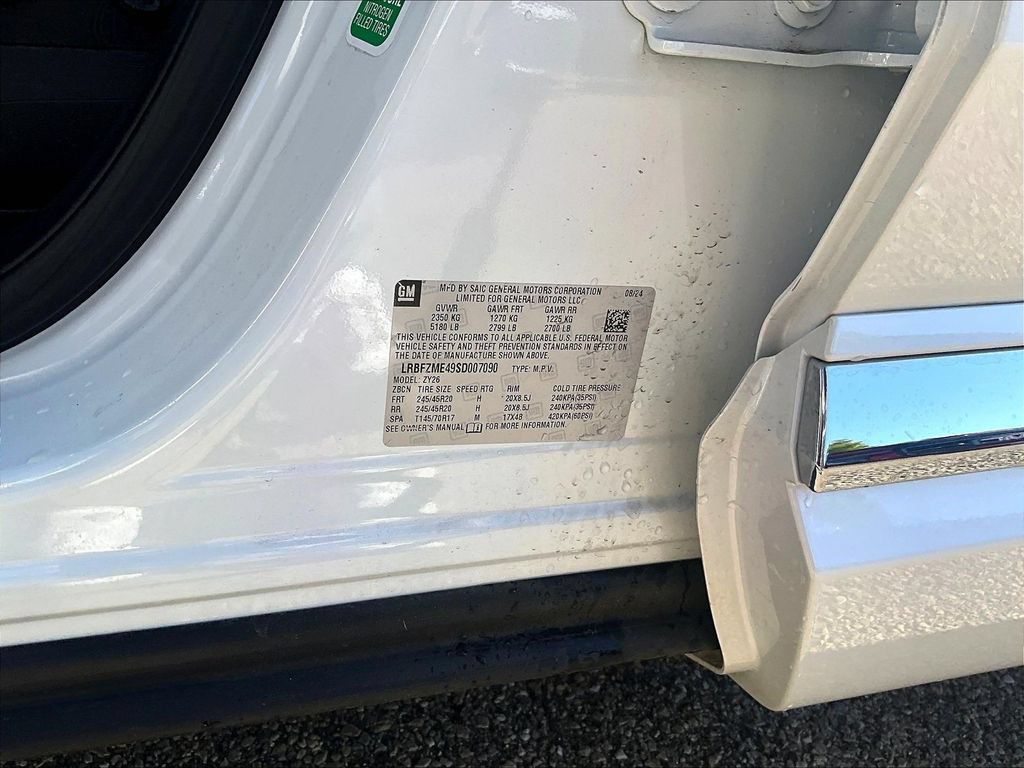 Used 2025 Buick Envision Avenir AWD/4WD image 21