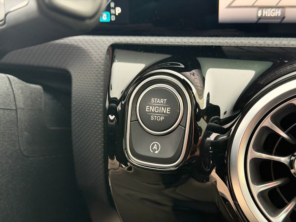 Used 2026 Mercedes-Benz CLA 250 4MATIC image 32