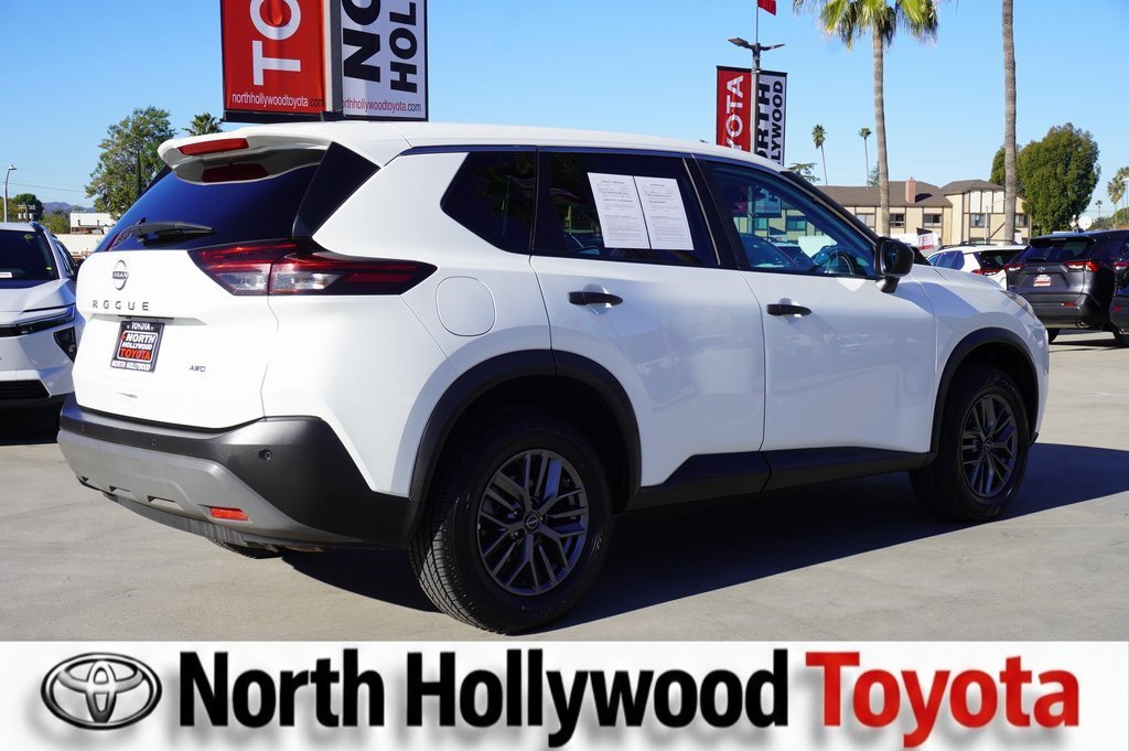 Used 2023 Nissan Rogue S image 7
