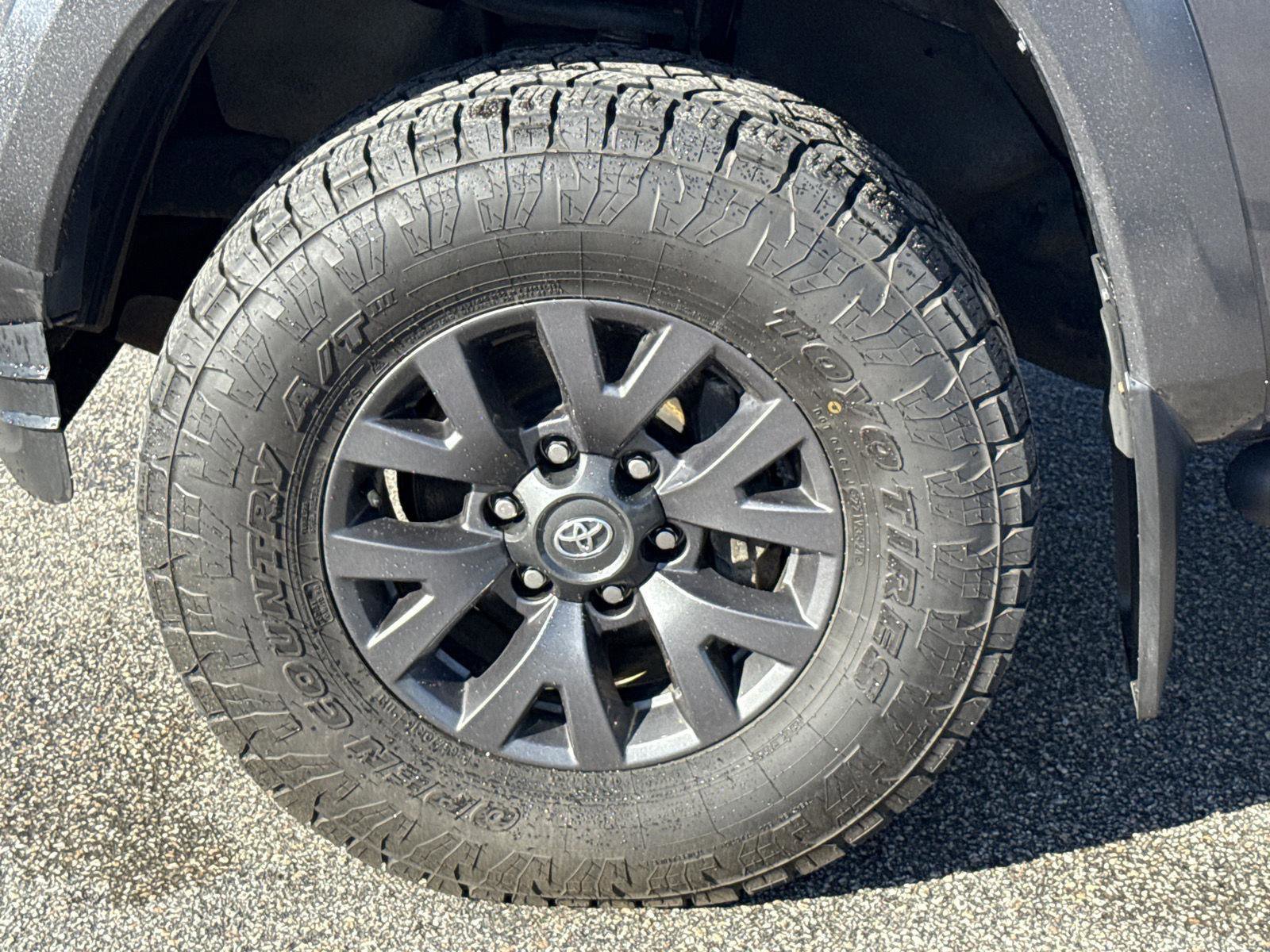 Used 2023 Toyota Tacoma SR5 AWD/4WD image 4