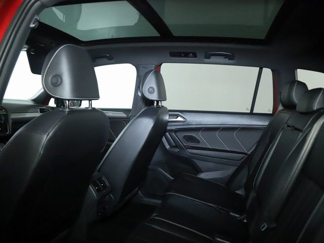 Used 2024 Volkswagen Tiguan SE R-Line image 15