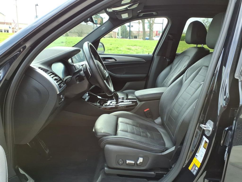 Used 2021 BMW X3 xDrive30e w/ Executive Package AWD/4WD image 13