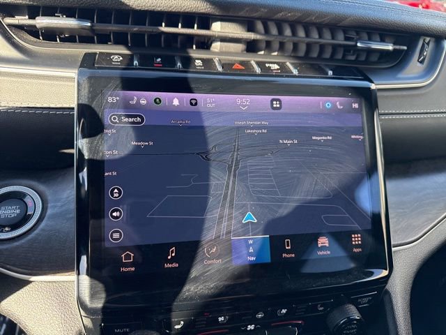 Certified 2023 Jeep Grand Cherokee Limited w/ Luxury Tech Group II AWD/4WD image 28