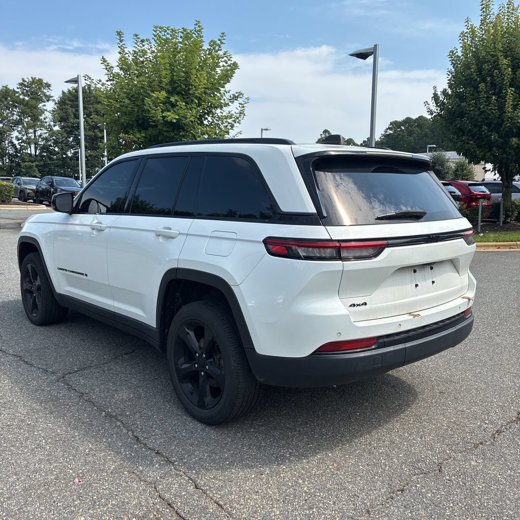 Used 2023 Jeep Grand Cherokee Altitude AWD/4WD image 7