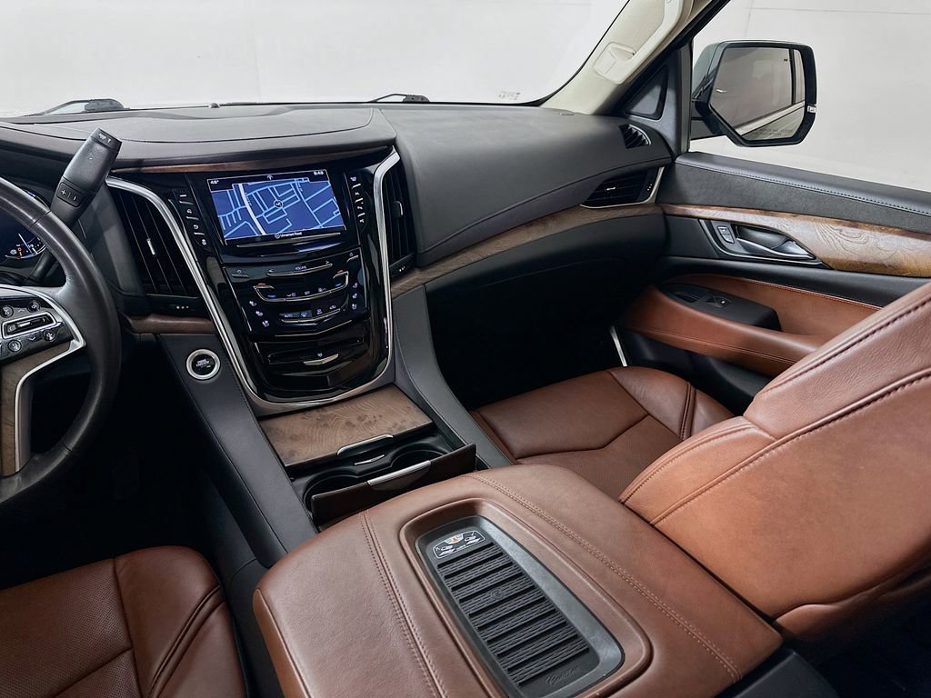 Used 2019 Cadillac Escalade Luxury image 25