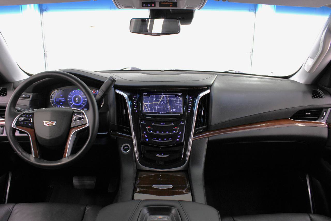 Used 2018 Cadillac Escalade Premium Luxury image 55