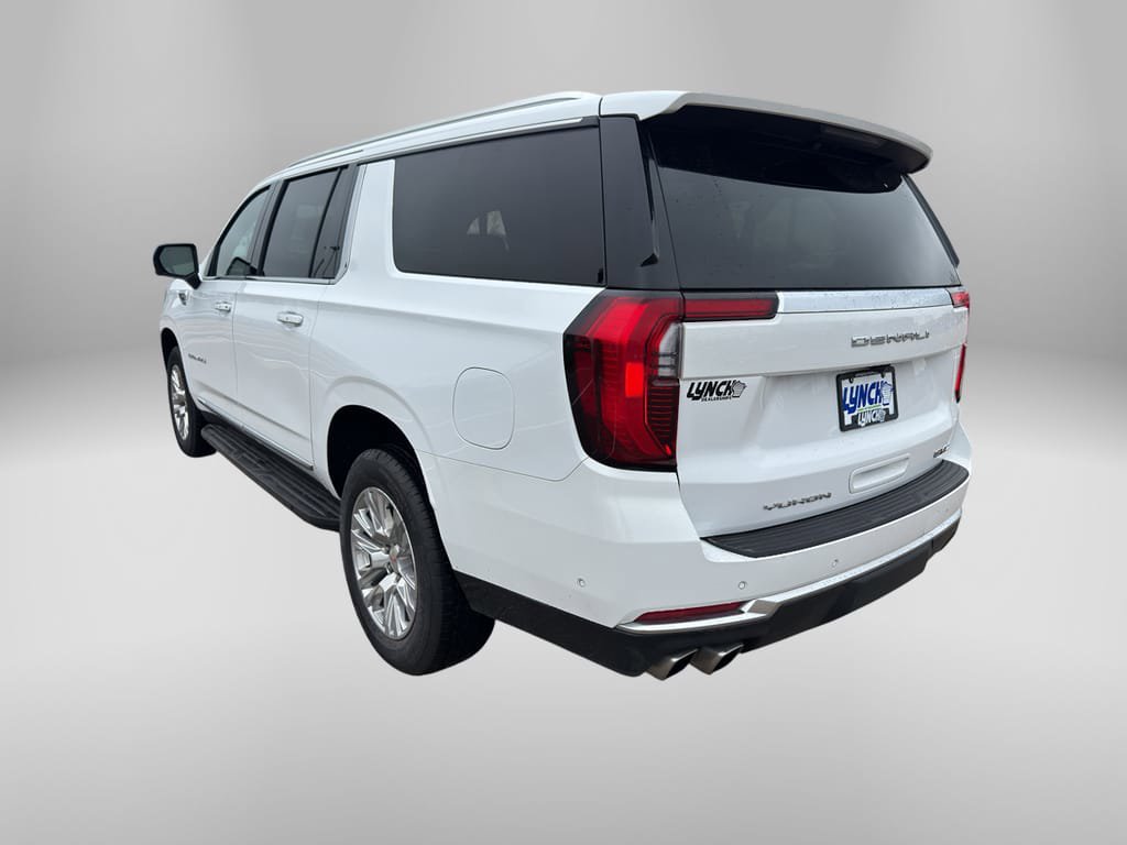 Used 2025 GMC Yukon XL Denali AWD/4WD image 3