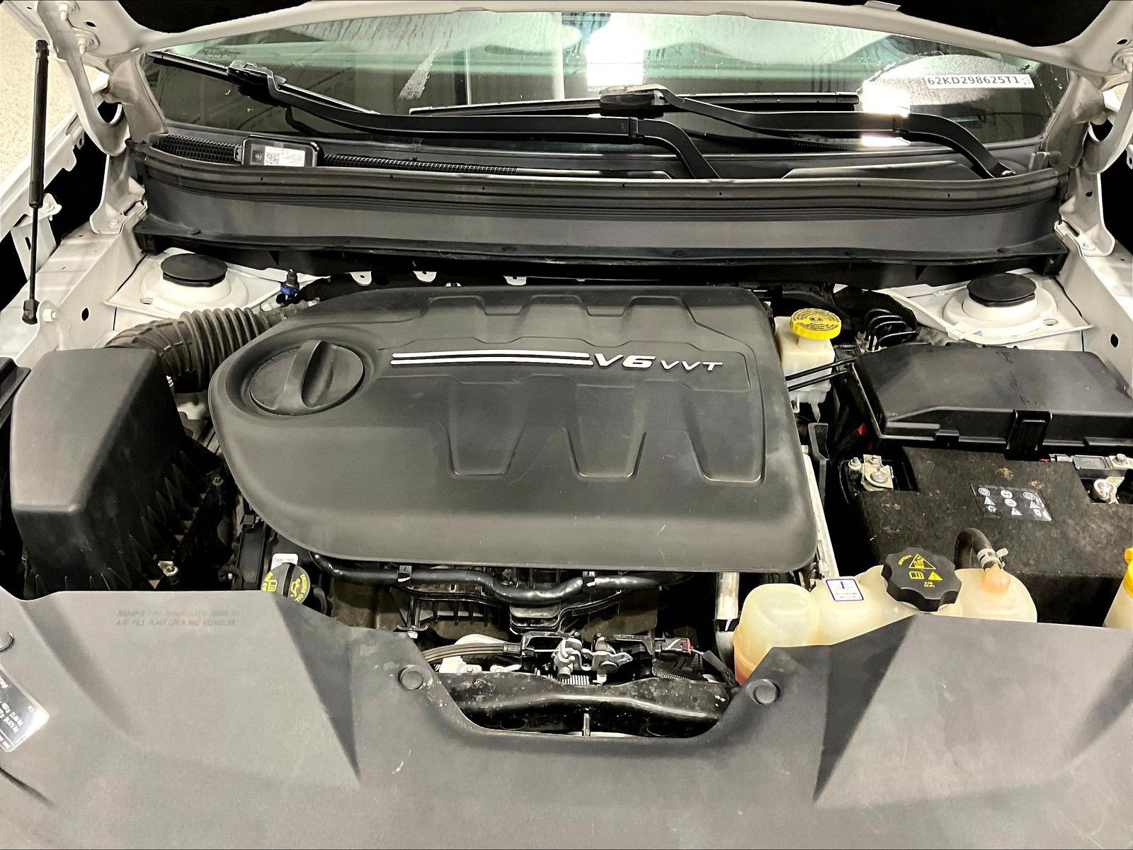 Used 2019 Jeep Cherokee Trailhawk AWD/4WD image 30
