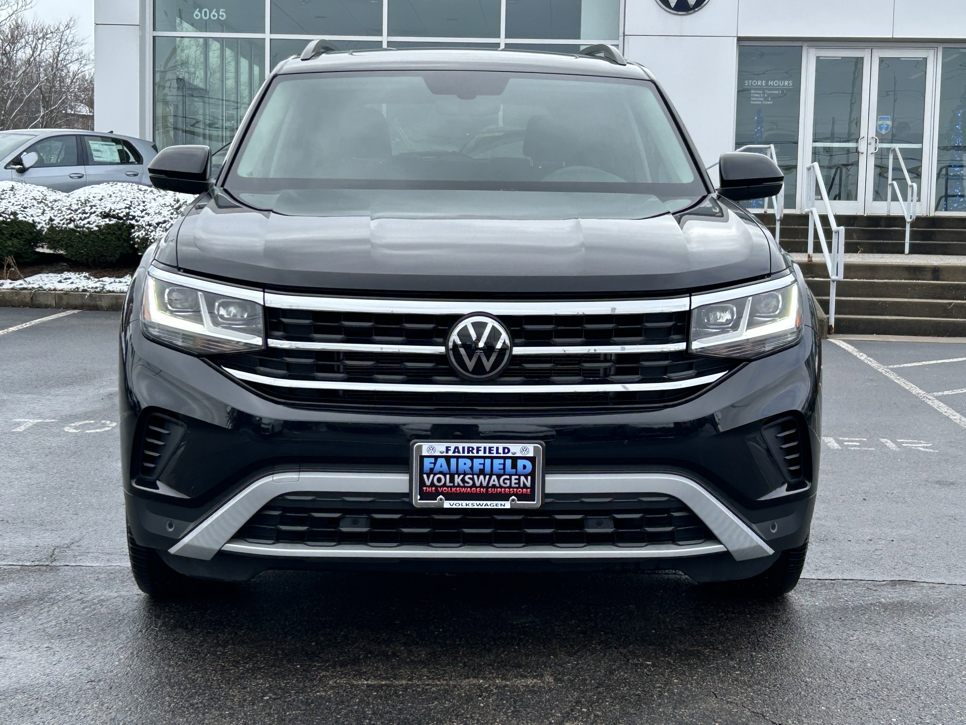 Certified 2023 Volkswagen Atlas SE w/ Panoramic Sunroof Package image 2