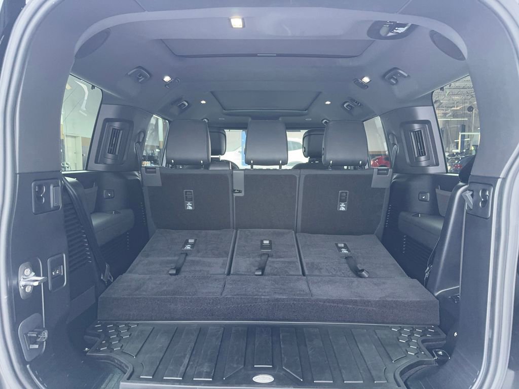 Used 2024 Land Rover Defender 130 X image 12