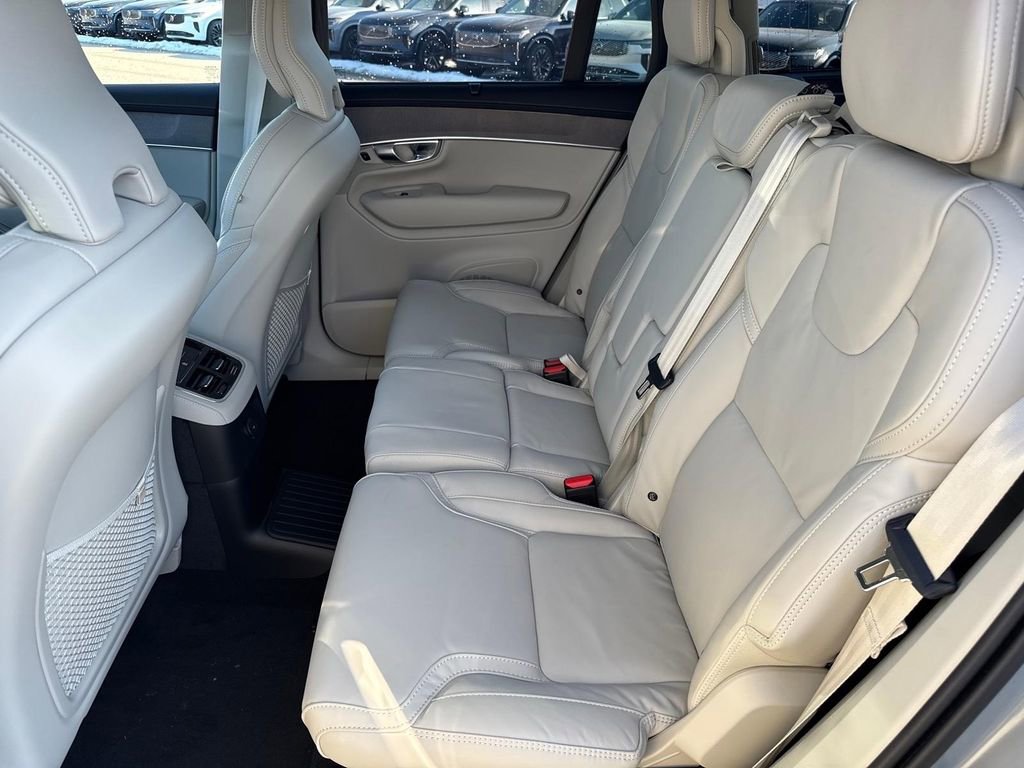 New 2026 Volvo XC90 T8 Ultra w/ Protection Package Premier image 9