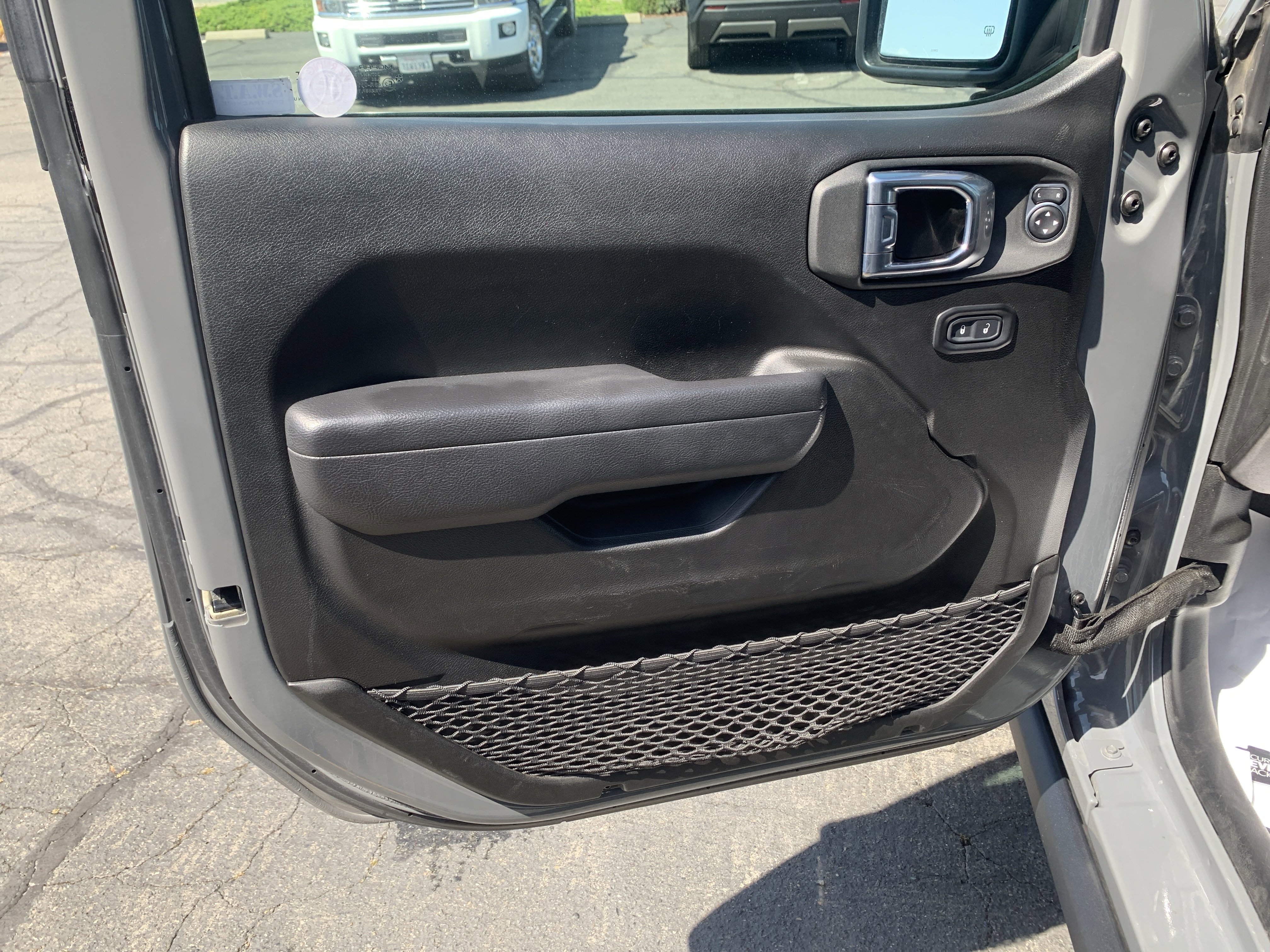 Used 2023 Jeep Wrangler Unlimited w/ 8.4" Radio Group AWD/4WD image 11