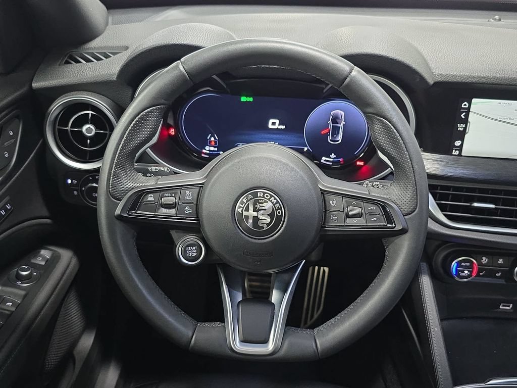 Used 2024 Alfa Romeo Stelvio Sprint RWD image 13