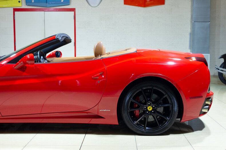 Used 2010 Ferrari California RWD image 7