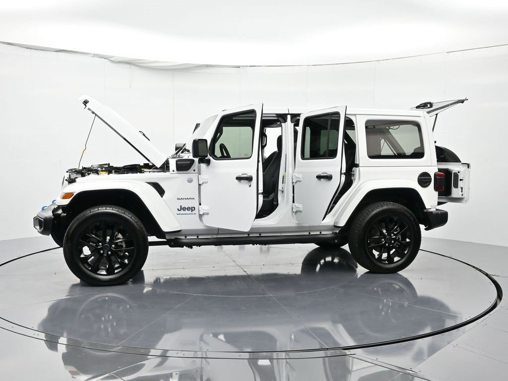 Used 2024 Jeep Wrangler Unlimited Sahara w/ Safety Group image 49
