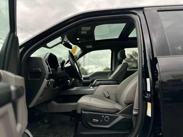 Used 2017 Ford F150 XLT w/ Equipment Group 302A Luxury AWD/4WD image 10