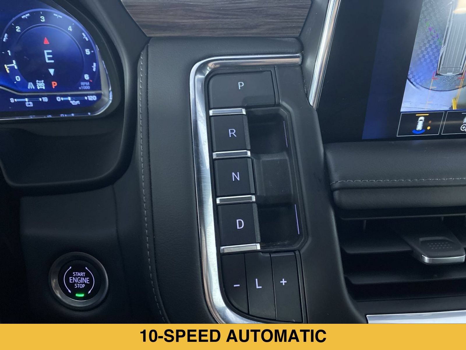 Certified 2022 Chevrolet Suburban Z71 w/ Luxury Package AWD/4WD image 7