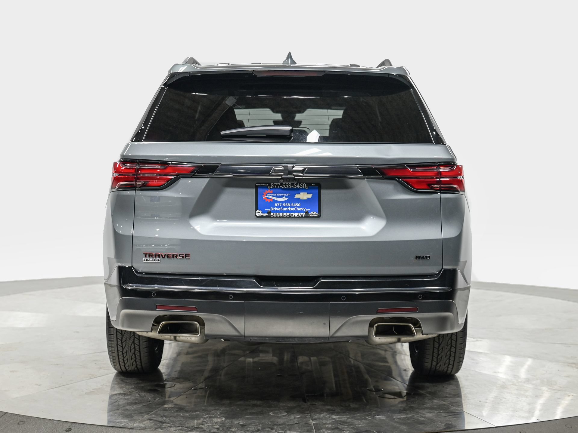 Used 2024 Chevrolet Traverse Premier w/ Redline Edition AWD/4WD image 5