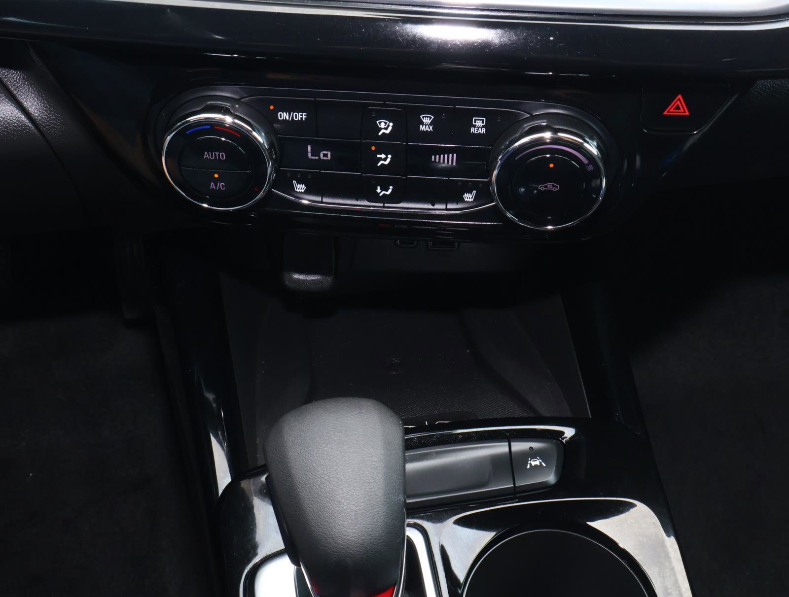 Used 2025 Chevrolet Trax RS w/ Sunroof Package FWD image 25