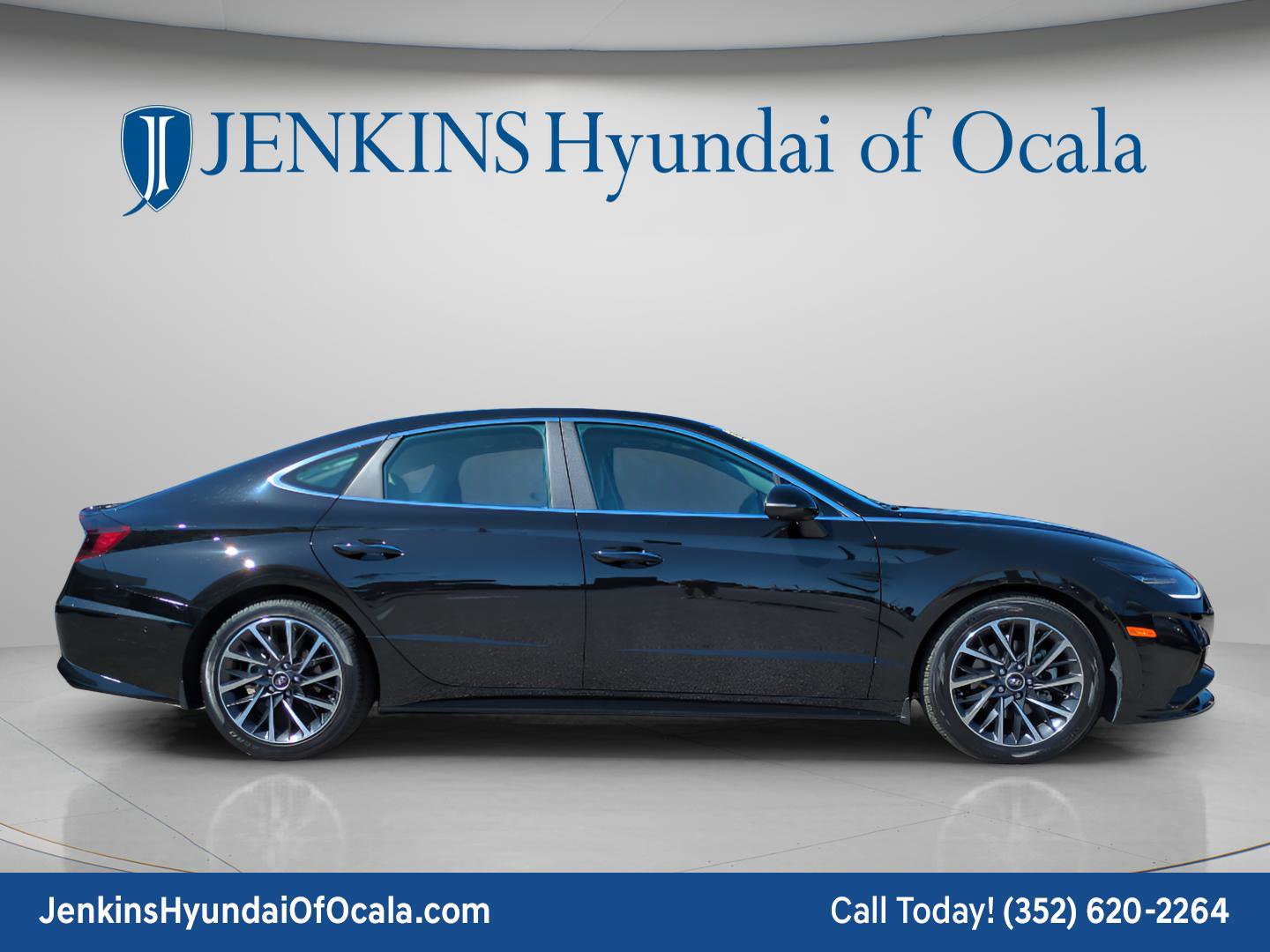 Used 2022 Hyundai Sonata Limited w/ Preferred Accessory Package FWD image 2