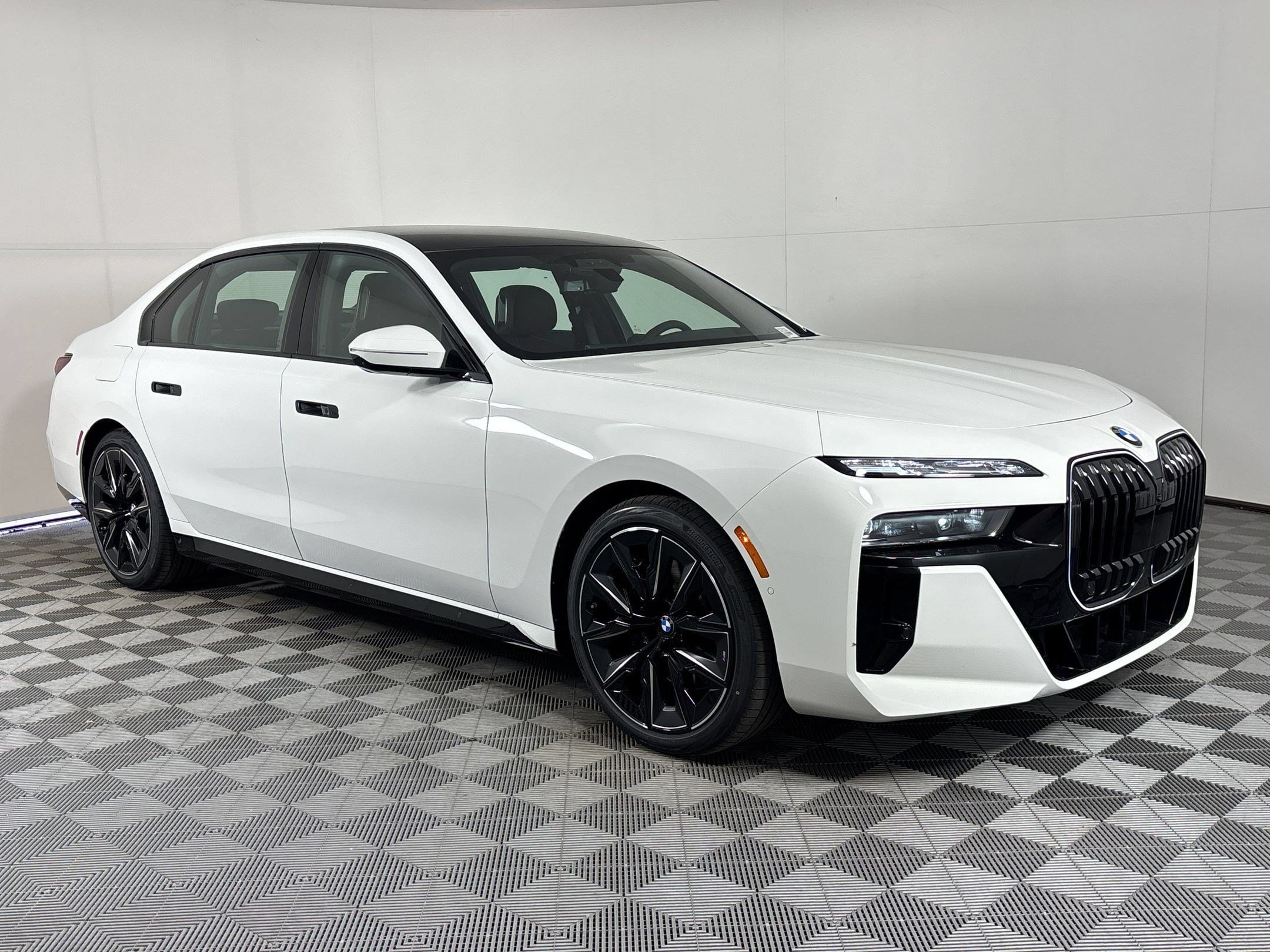 Used 2026 BMW 740i xDrive w/ Executive Package AWD/4WD image 7