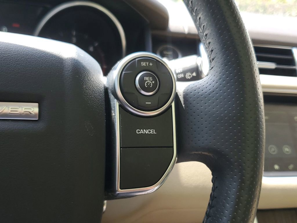 Used 2017 Land Rover Range Rover Sport SE image 28