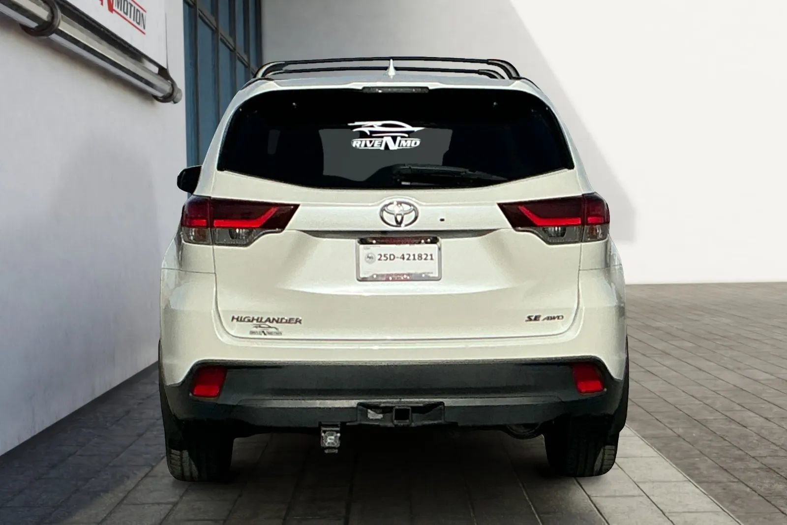 Used 2019 Toyota Highlander SE image 5