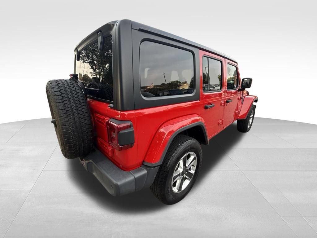 Used 2018 Jeep Wrangler Unlimited Sahara AWD/4WD image 7