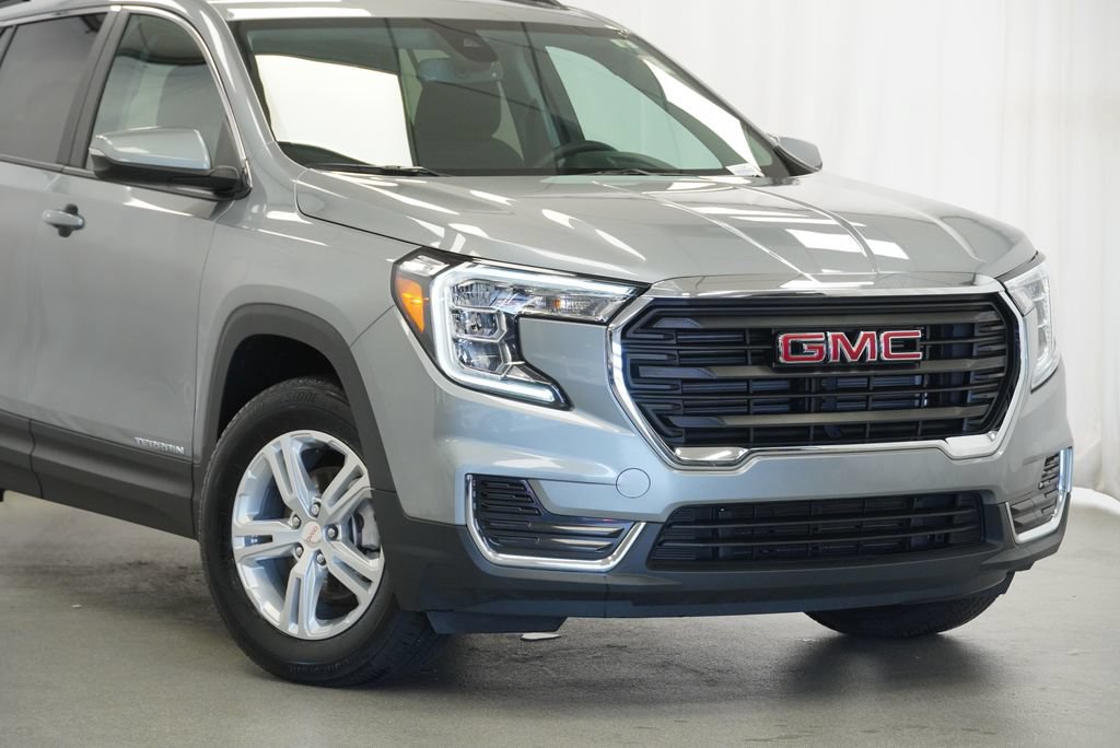 Used 2024 GMC Terrain SLE w/ Driver Convenience Package AWD/4WD image 9
