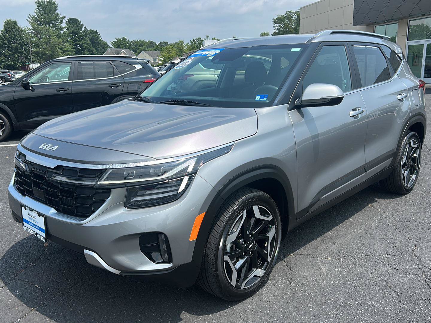 Used 2024 Kia Seltos SX AWD/4WD image 2