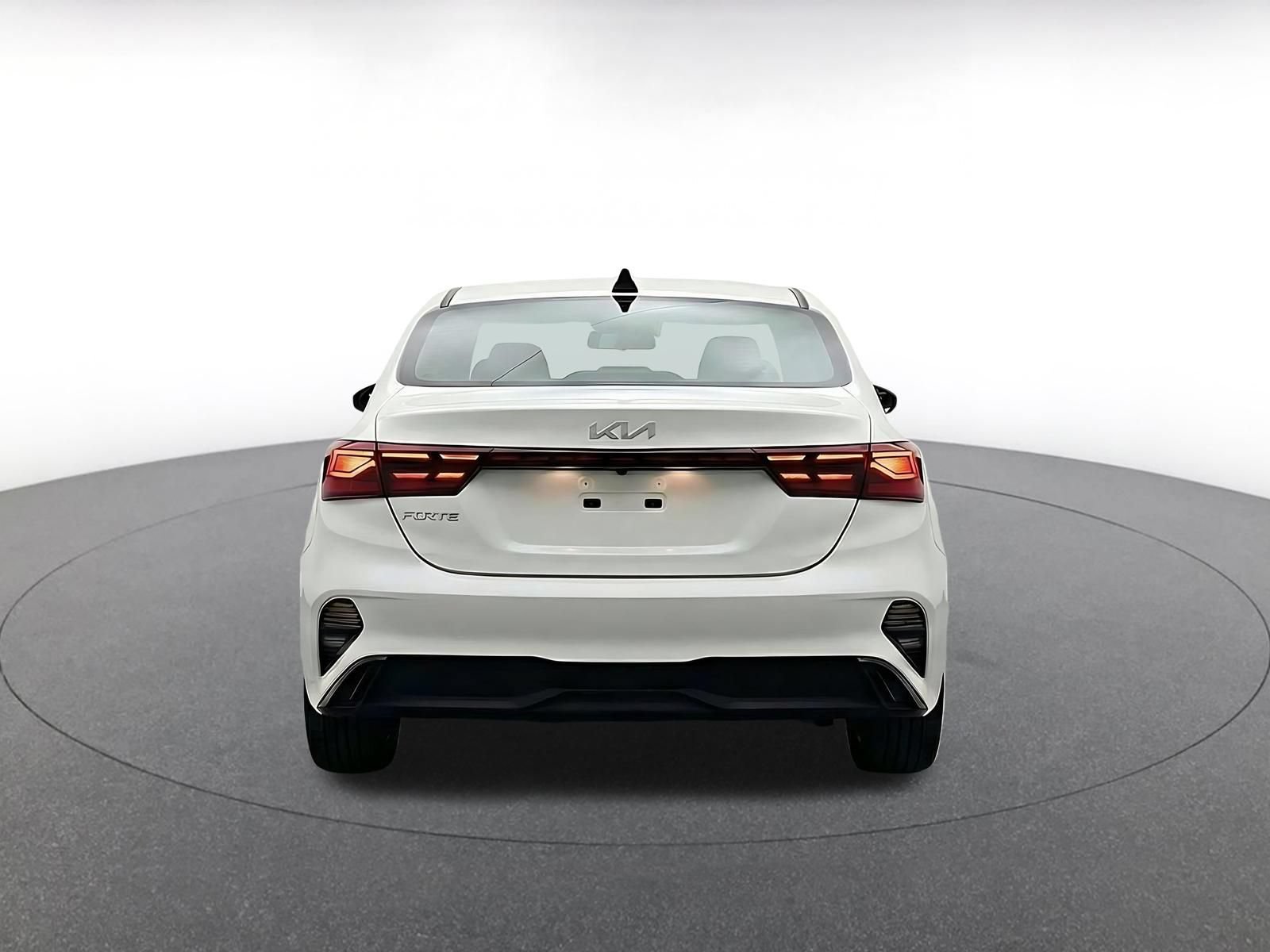 Used 2024 Kia Forte LXS FWD image 8