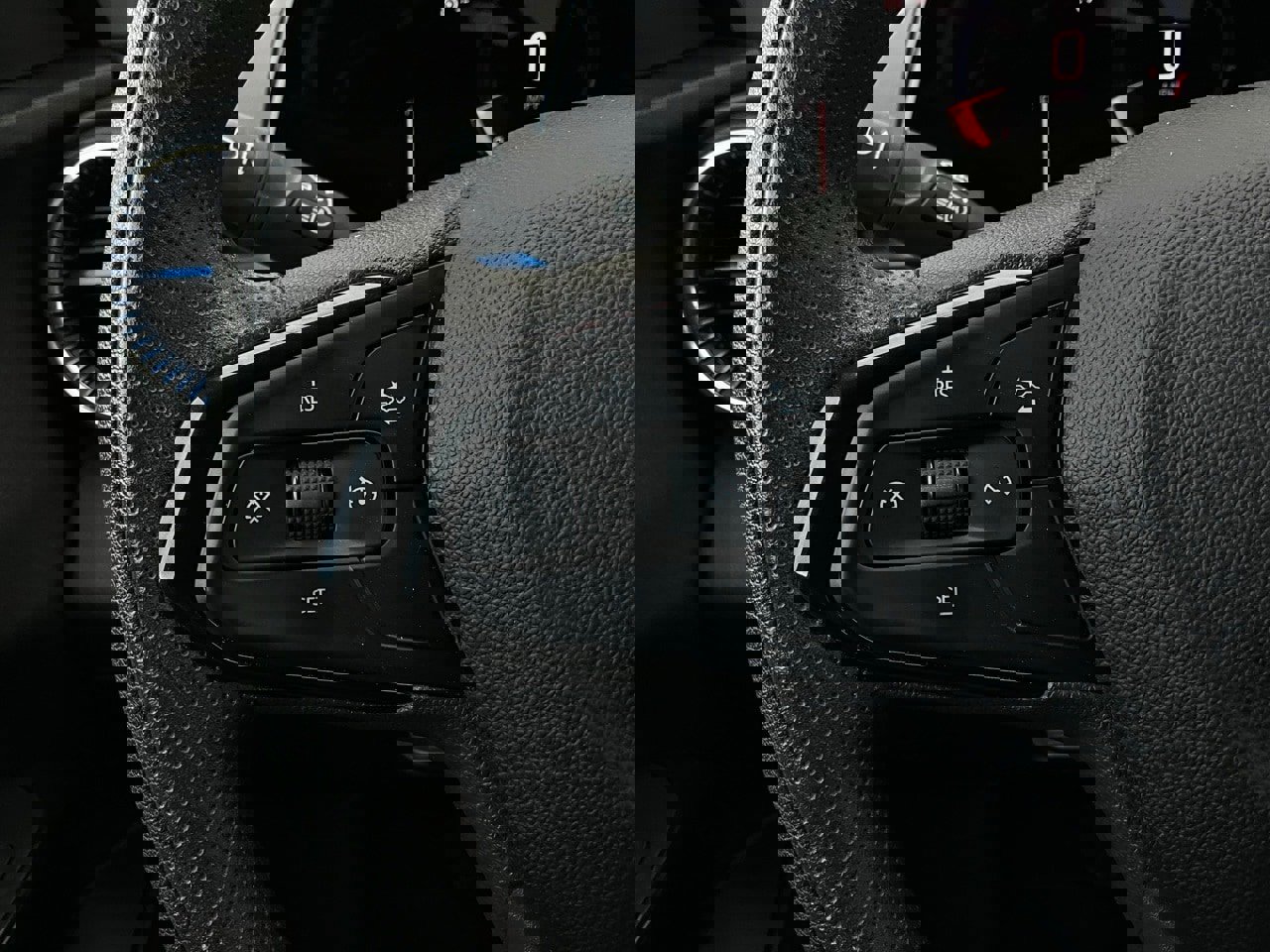 Used 2025 Chevrolet Trax LT image 32