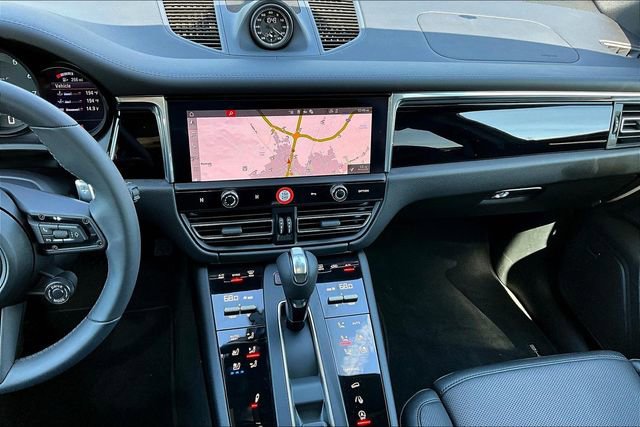 Used 2026 Porsche Macan image 15