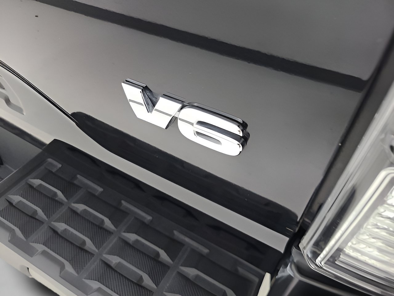 Used 2022 Toyota Tacoma Limited AWD/4WD image 8