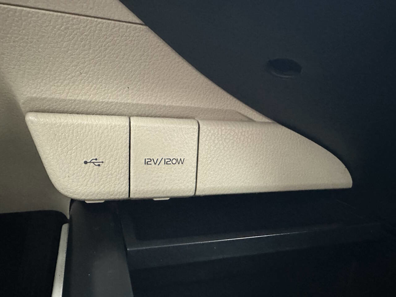 Used 2020 Toyota Camry LE image 28