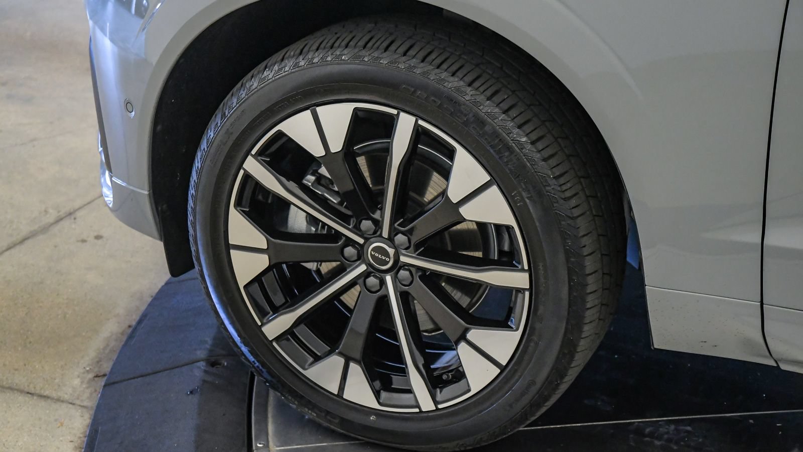 Certified 2026 Volvo XC60 B5 Plus w/ Climate Package PRO AWD/4WD image 10