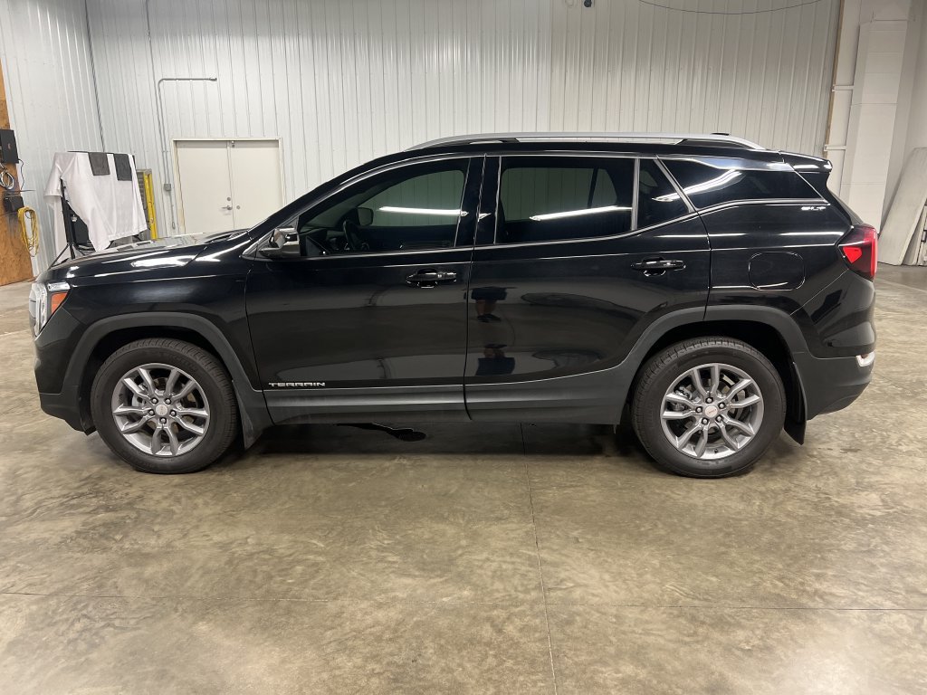 Certified 2023 GMC Terrain SLT w/ Infotainment Package II AWD/4WD image 6