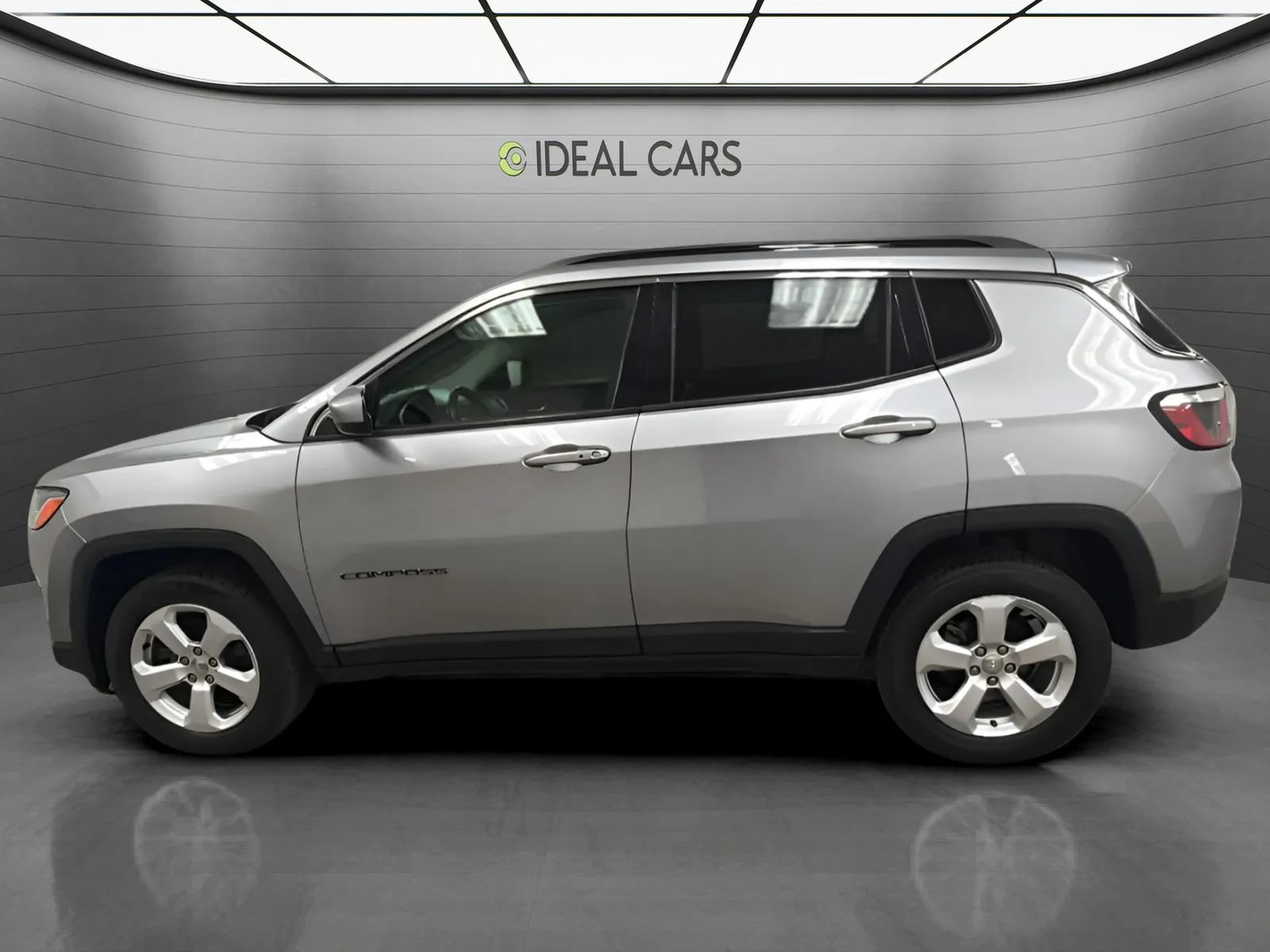 Used 2018 Jeep Compass Latitude w/ Popular Equipment Group AWD/4WD image 8