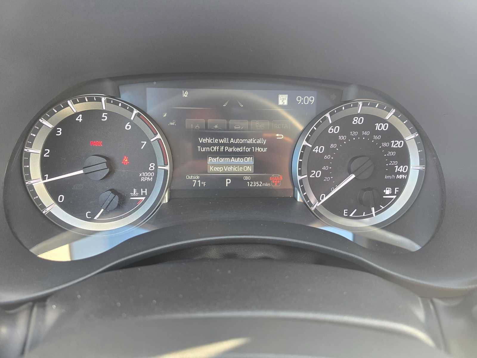Used 2024 Toyota Highlander XLE AWD/4WD image 26